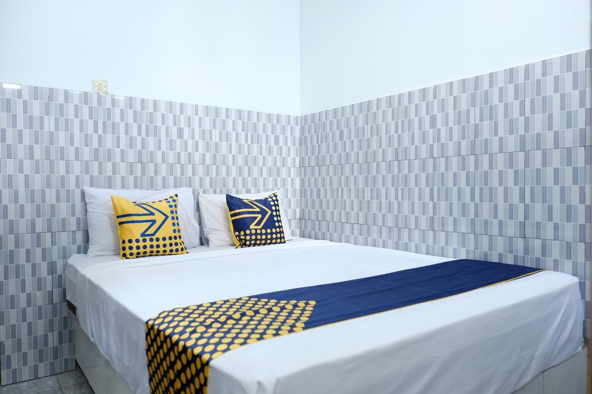 Hotel SPOT ON 2766 Kezia Kost Tanjung Pandan Zewnętrze zdjęcie