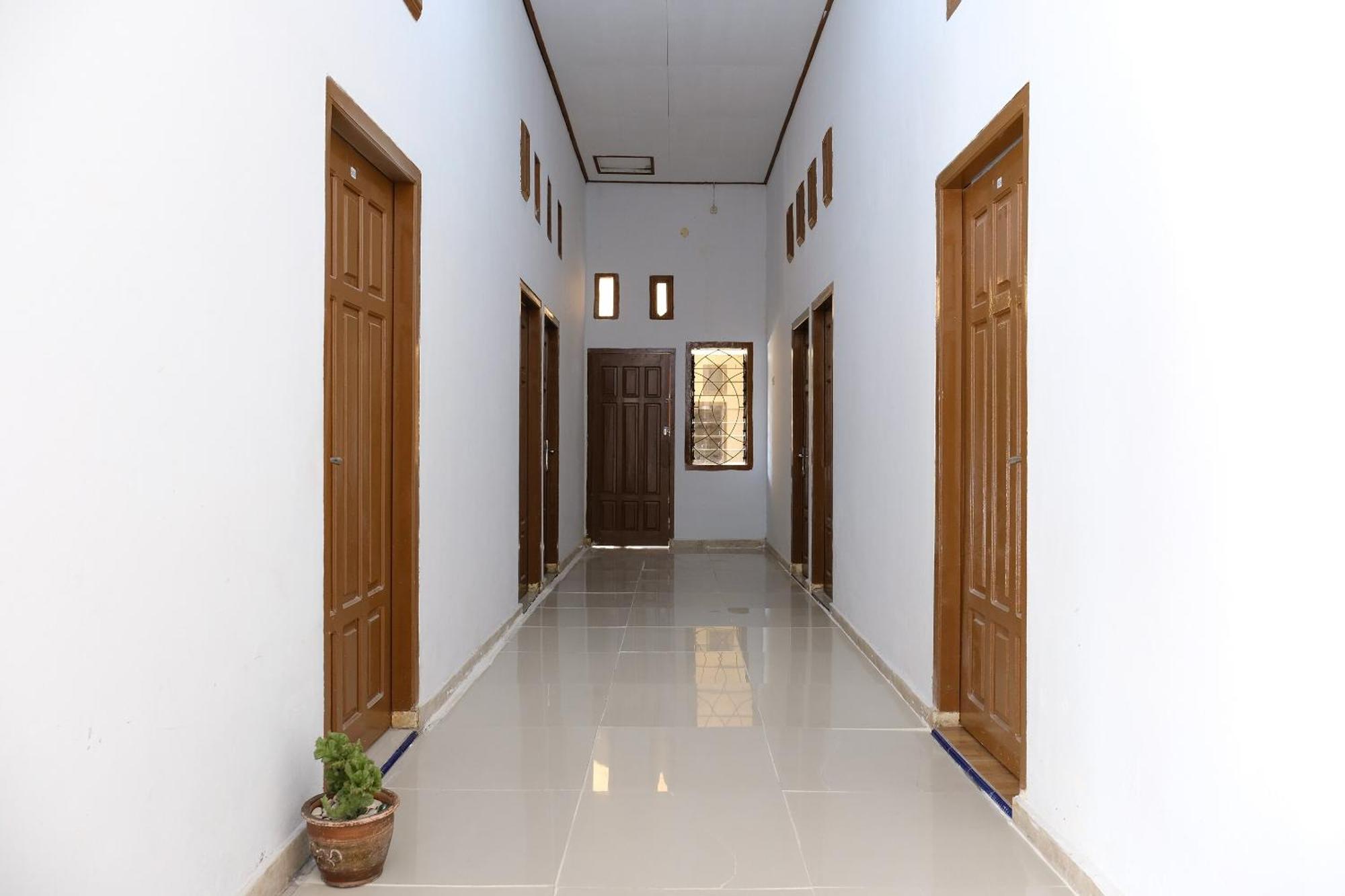 Hotel SPOT ON 2766 Kezia Kost Tanjung Pandan Zewnętrze zdjęcie