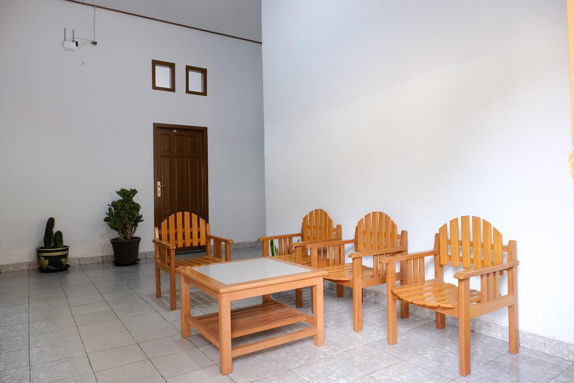 Hotel SPOT ON 2766 Kezia Kost Tanjung Pandan Zewnętrze zdjęcie