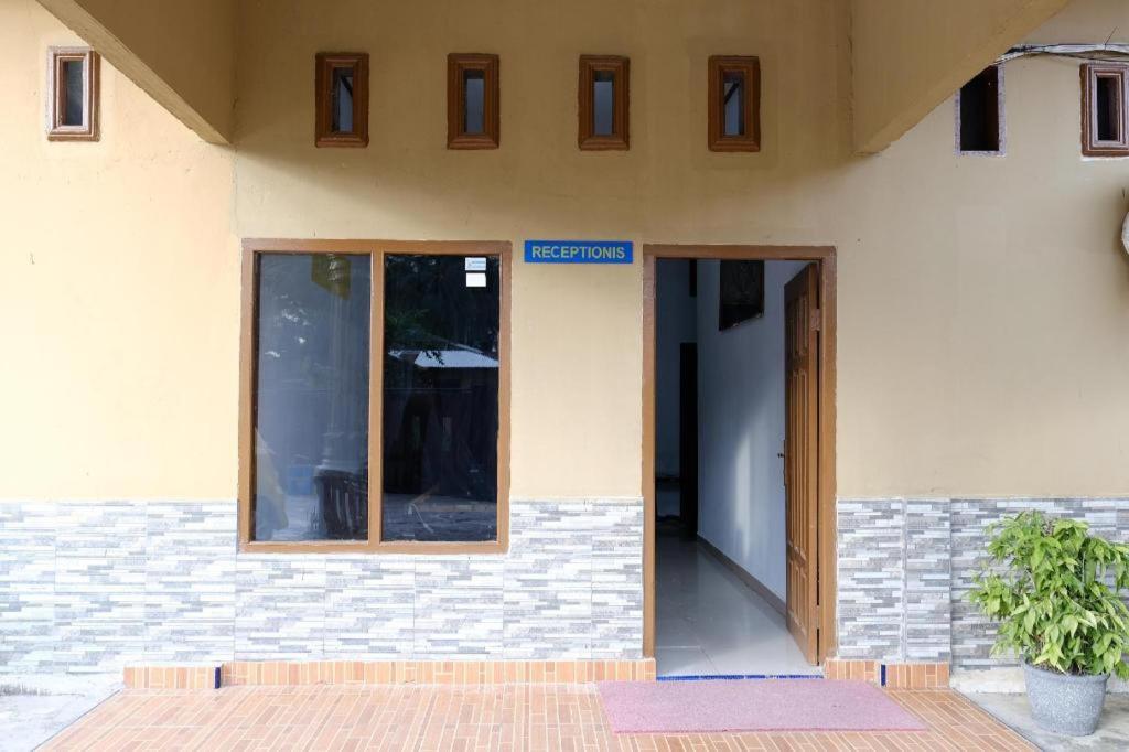 Hotel SPOT ON 2766 Kezia Kost Tanjung Pandan Zewnętrze zdjęcie